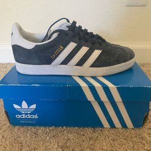 Adidas Gazelle in Navy size 7 women’s/5 men’s